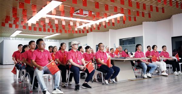观看9.3大阅兵‖以产业报国之心，铸守护健康之器